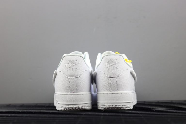 nike replaceable swoosh