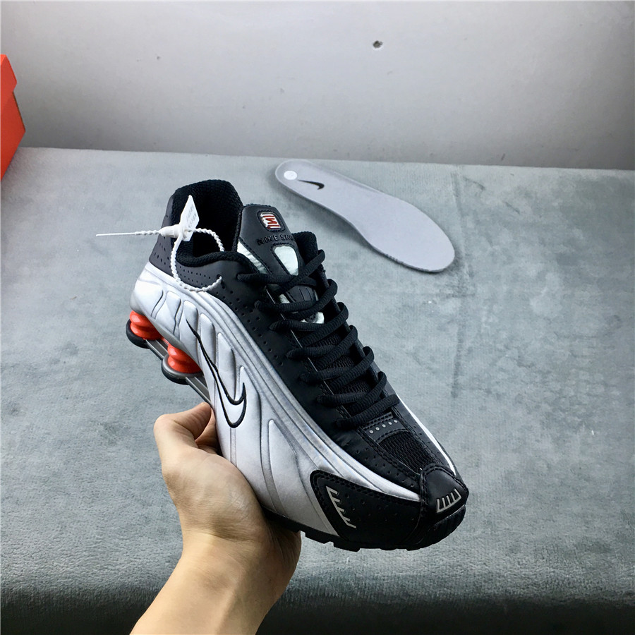 nike shox r4 black and silver