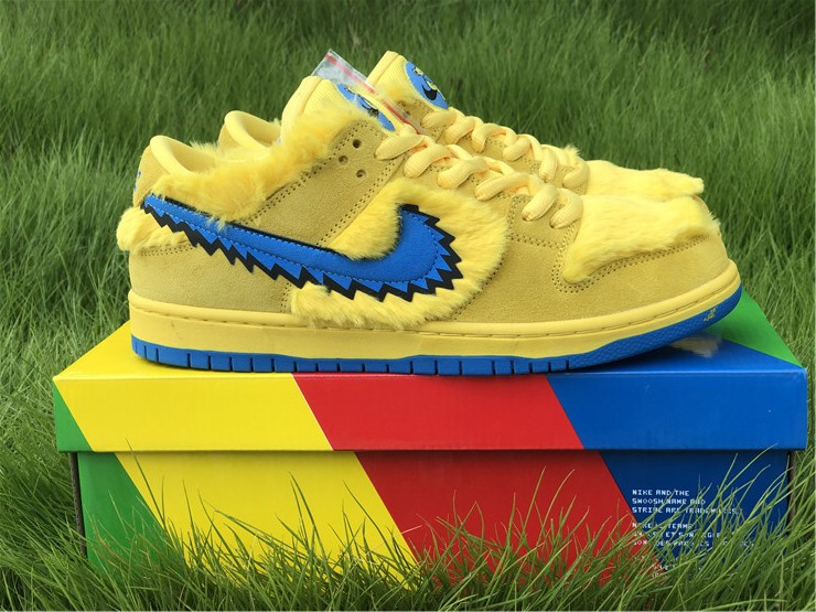 sb dunk yellow bear