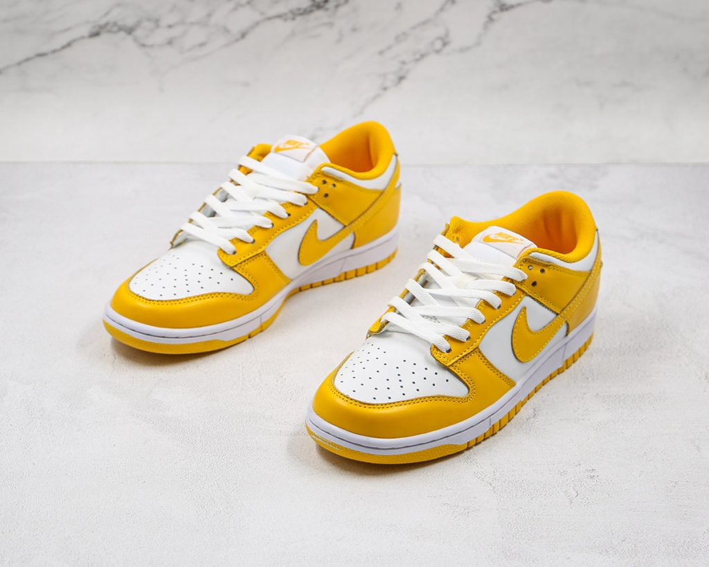dunk low laser orange mens